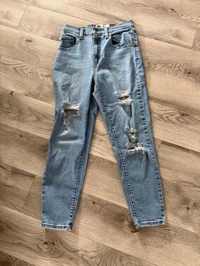 Levi’s Silver Tab High-Waisted Mom Jeans Size 27x25